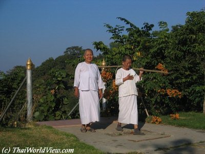 White-robed female novices