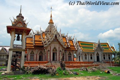 Wat Srisa Thong - วัดศรีษะทอง