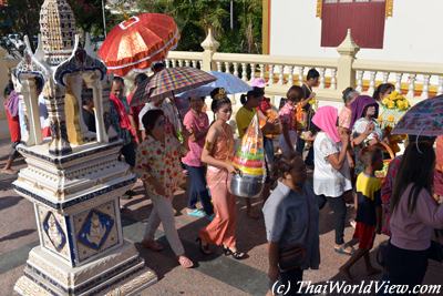 Parade around the main chapel