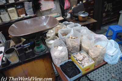 Chinese Herbalist shop