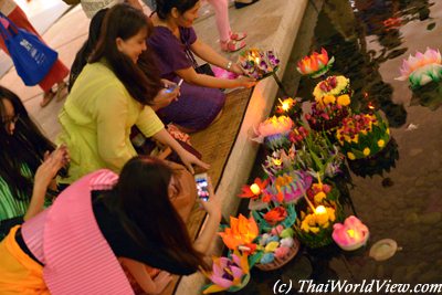 Loy Krathong festival