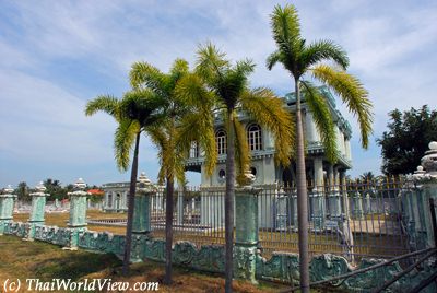 Thai Louis XIV house in Pranburi