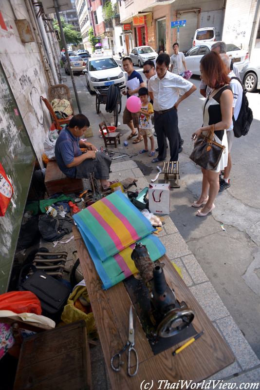 Shoes repair - Dongguan Old Market