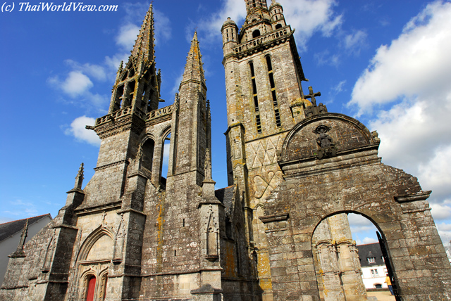 Church Enclosures - Pleyben