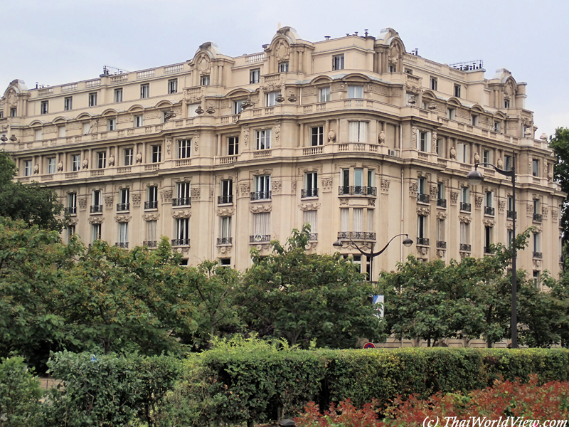 Building - Paris