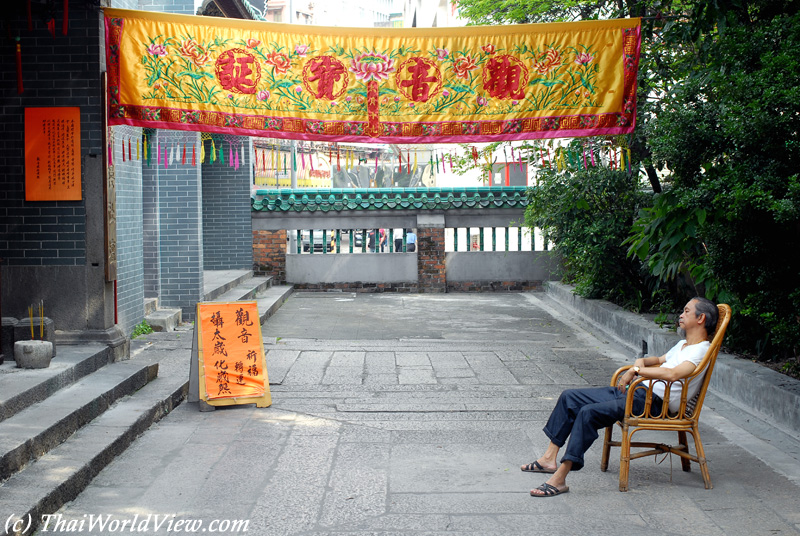 Temple keeper - Yau Ma Tei