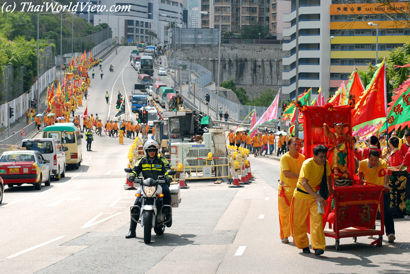 Parade - Sau Mau Ping