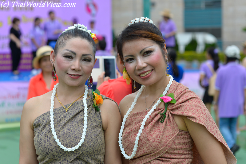 Thai dancers - Kowloon City
