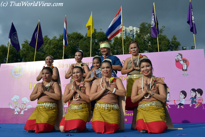 Thai dancers - Kowloon City