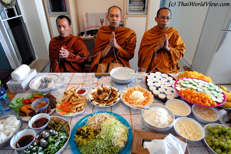 Monks - Lohas Park