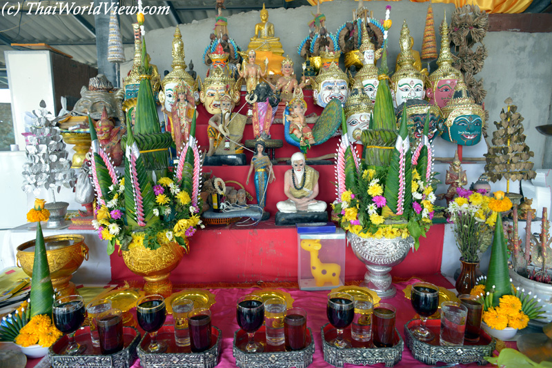 Big altar - Nakhon Pathom