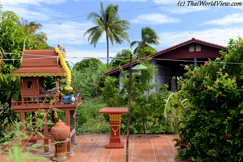 Shrine - Nakhon Pathom