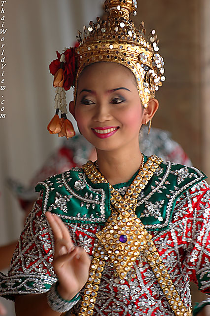 Dancer - Erawan shrine