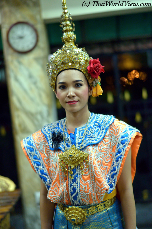 Dancer - Erawan shrine