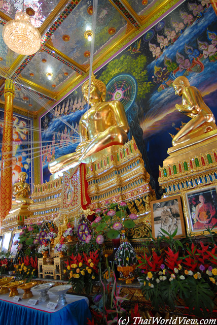 Buddha statue - Nakhon Pathom