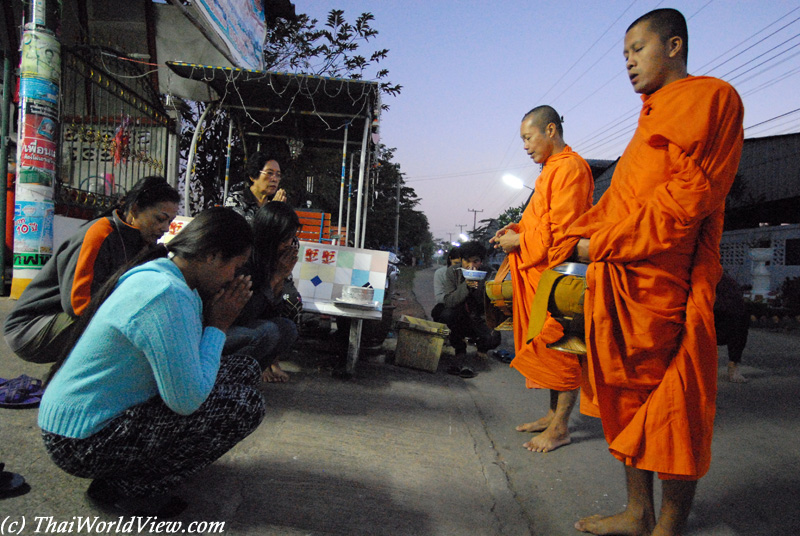 Morning Alms - Nakhon Pathom