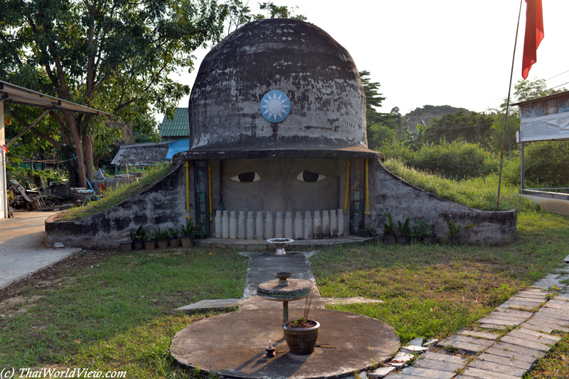 Chinese Soldier Tomb - River Kwai