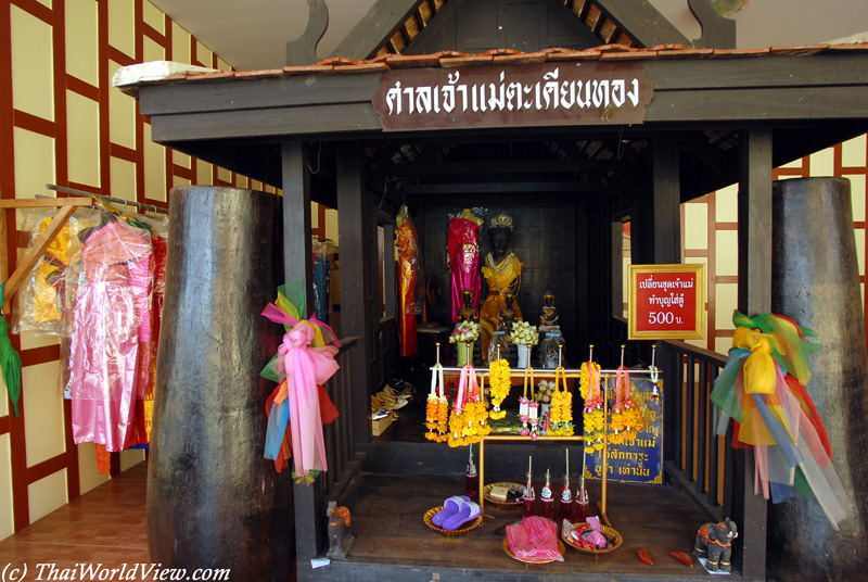 Nang Takhian shrine - Nakhon Pathom