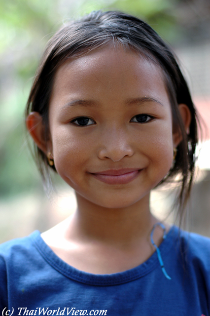 Child - Wat Phra That Bang Phuan - Nongkhai province