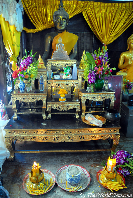 Buddha statue - Nakhon Pathom