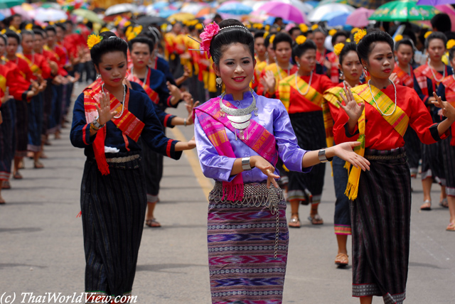 Isan Folk Dance - Ubon Ratchathani