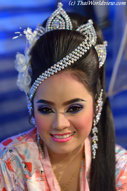 Performer - Thon Buri