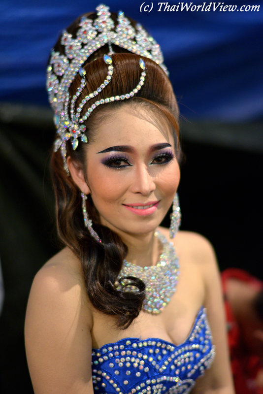 Performer - Thon Buri