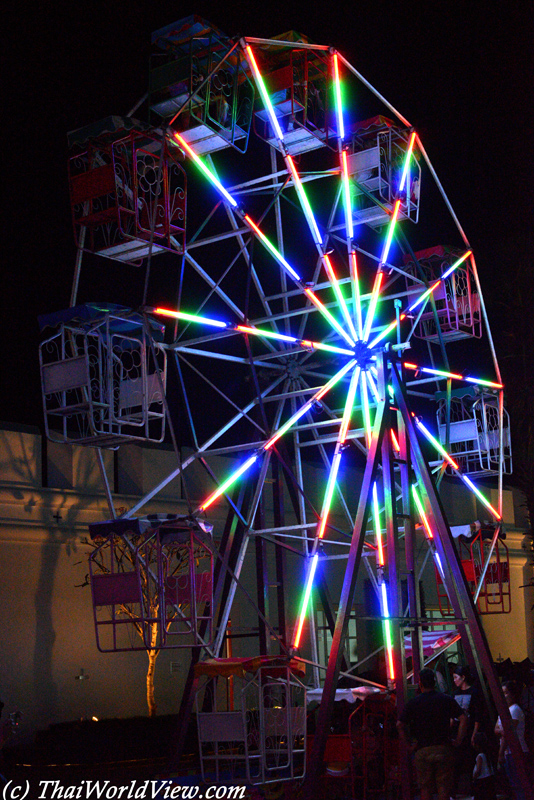 Ferris wheel - Kanchanaburi