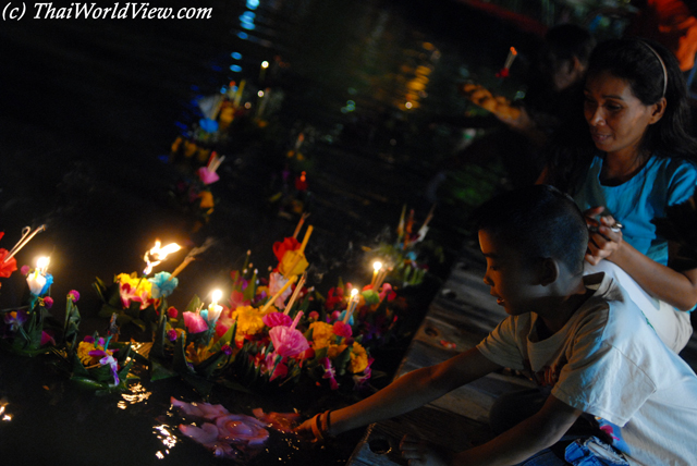 Loi Krathong - Lumpini park