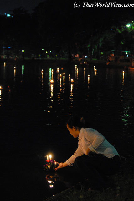 Loi Krathong - Lumpini park