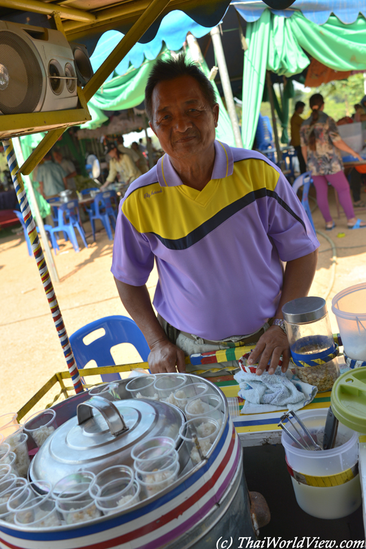 Ice-cream seller - Phichai District