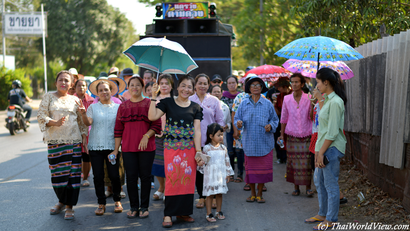 Parade - Wat Chao Nua