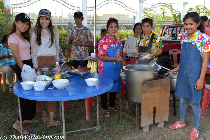 Free food - Nakhon Pathom