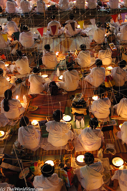 Evening prayers - Wat Lam Duan - Nongkhai province