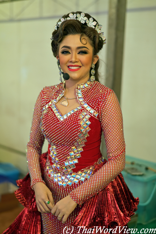 Likay performer - Wat Lak Si Rat Samoson
