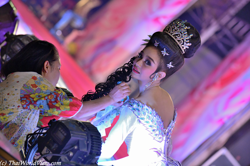 Likay performer - Wat Lak Si Rat Samoson