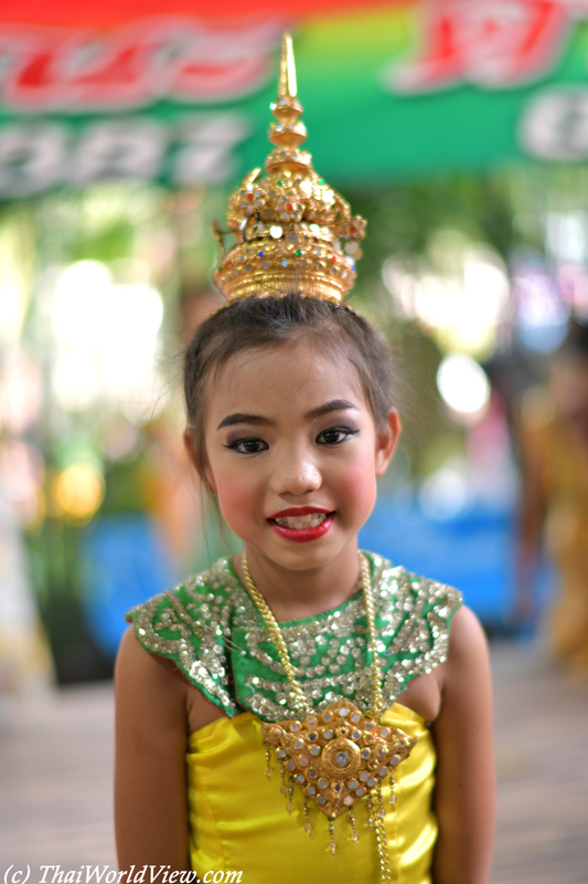 Dancer - Wat Rai Khing