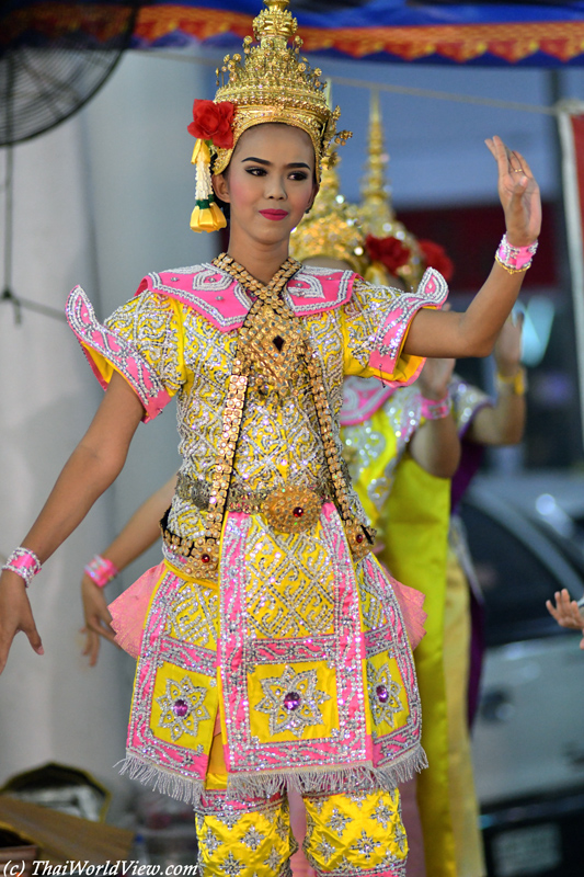 Dancer - Wat Rai Khing