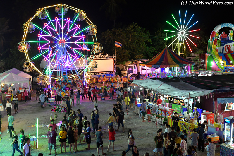 Fun fair - Wat Rai Khing