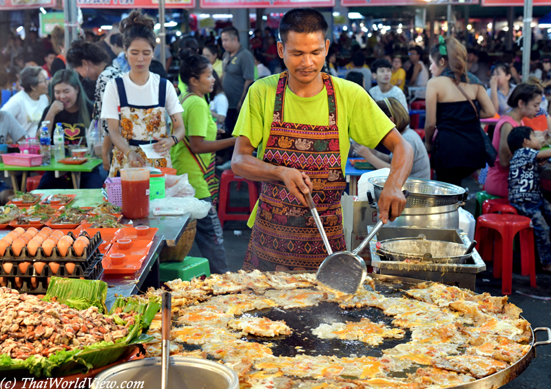 Cook - Wat Rai Khing