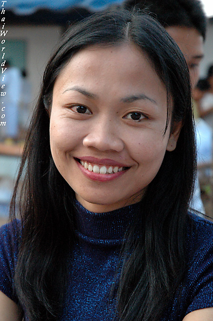 Smiling lady - Wat Lam Duan - Nongkhai province