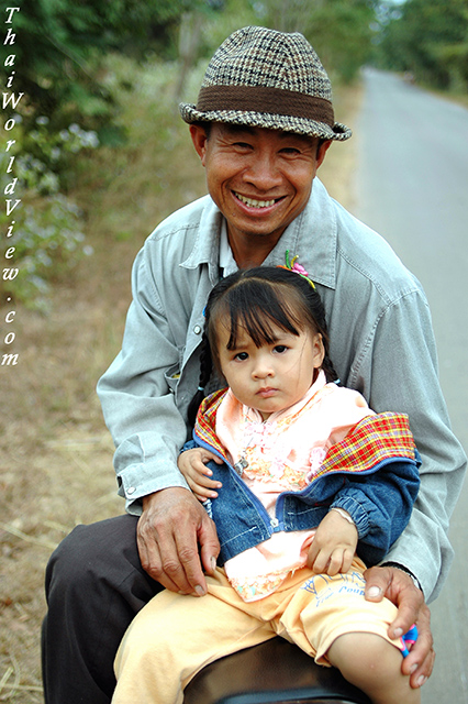 Proud father - Baan Pheu district - Udon Thani province