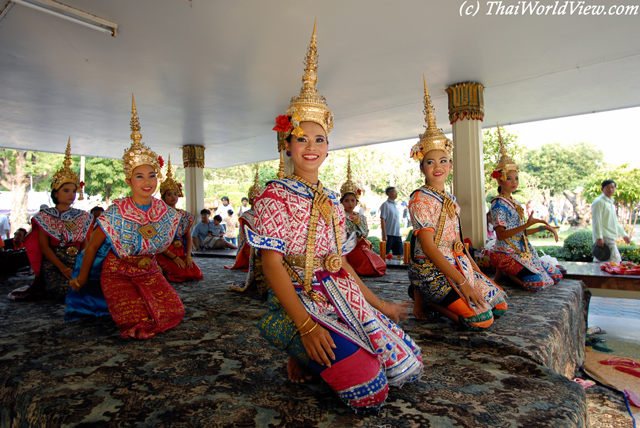 Dancers - Nakhon Pathom area