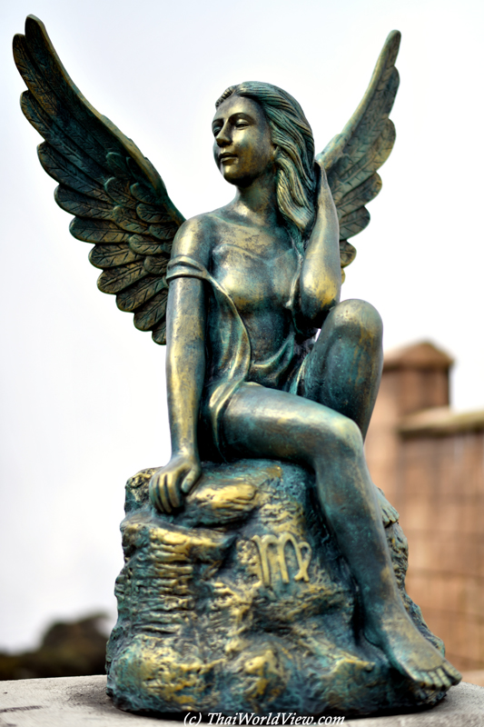 Statue - Danang