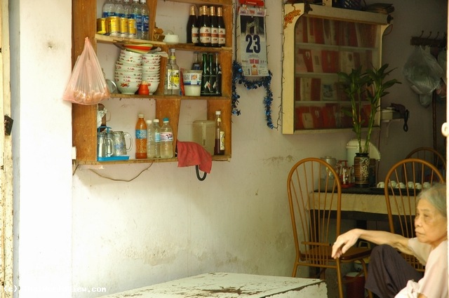 Shop seller - Old quarter