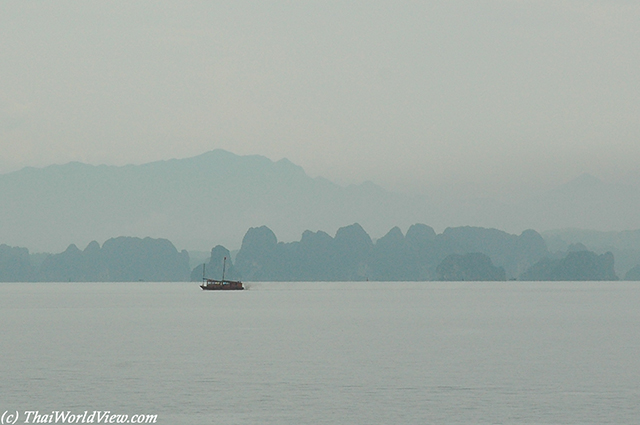 Sunrise - Halong Bay