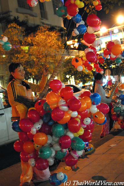 Balloon seller - District 1