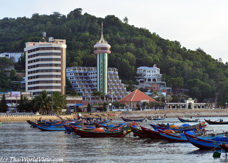 Vung Tau bay - Vung Tau