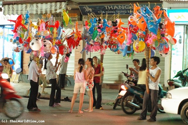 Balloon sellers - Old Quarter