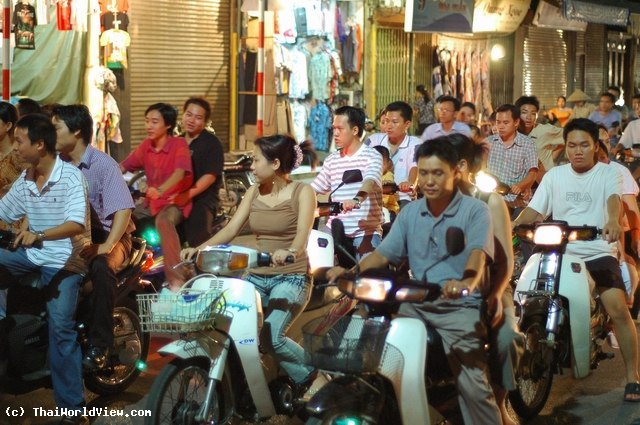 Noisy motorbikes - Old Quarter